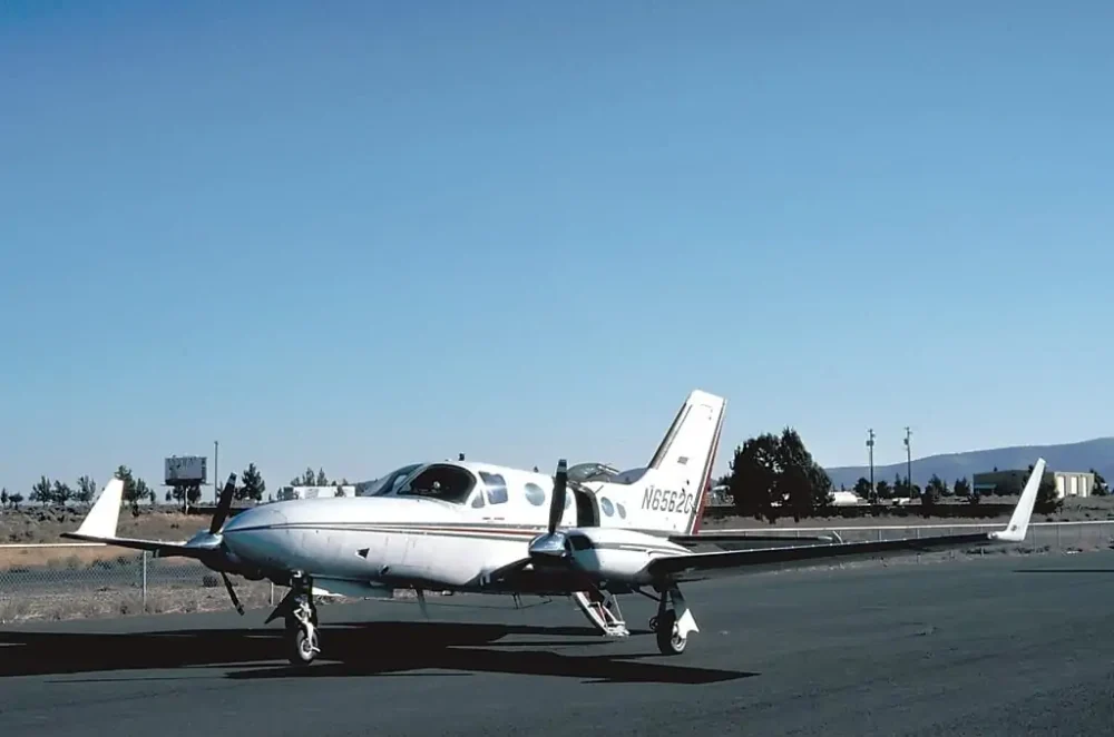 Cessna 414 Leitfaden und Technische Daten